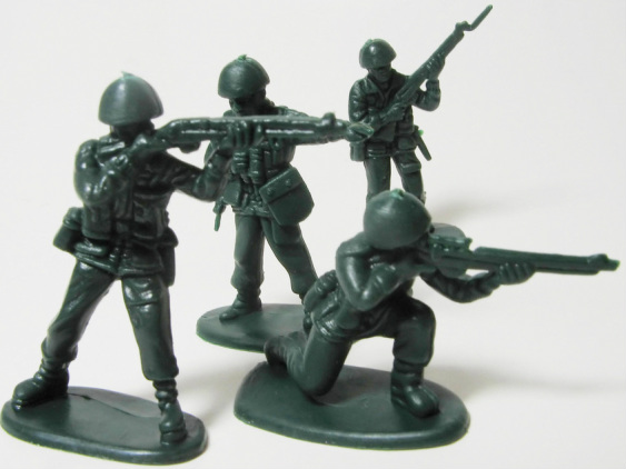 Image montrant un jouet classique comme les soldats ou tanks en plastique