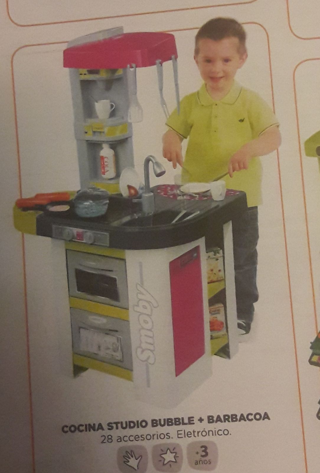 Image montrant un garçon jouant aux cuisines